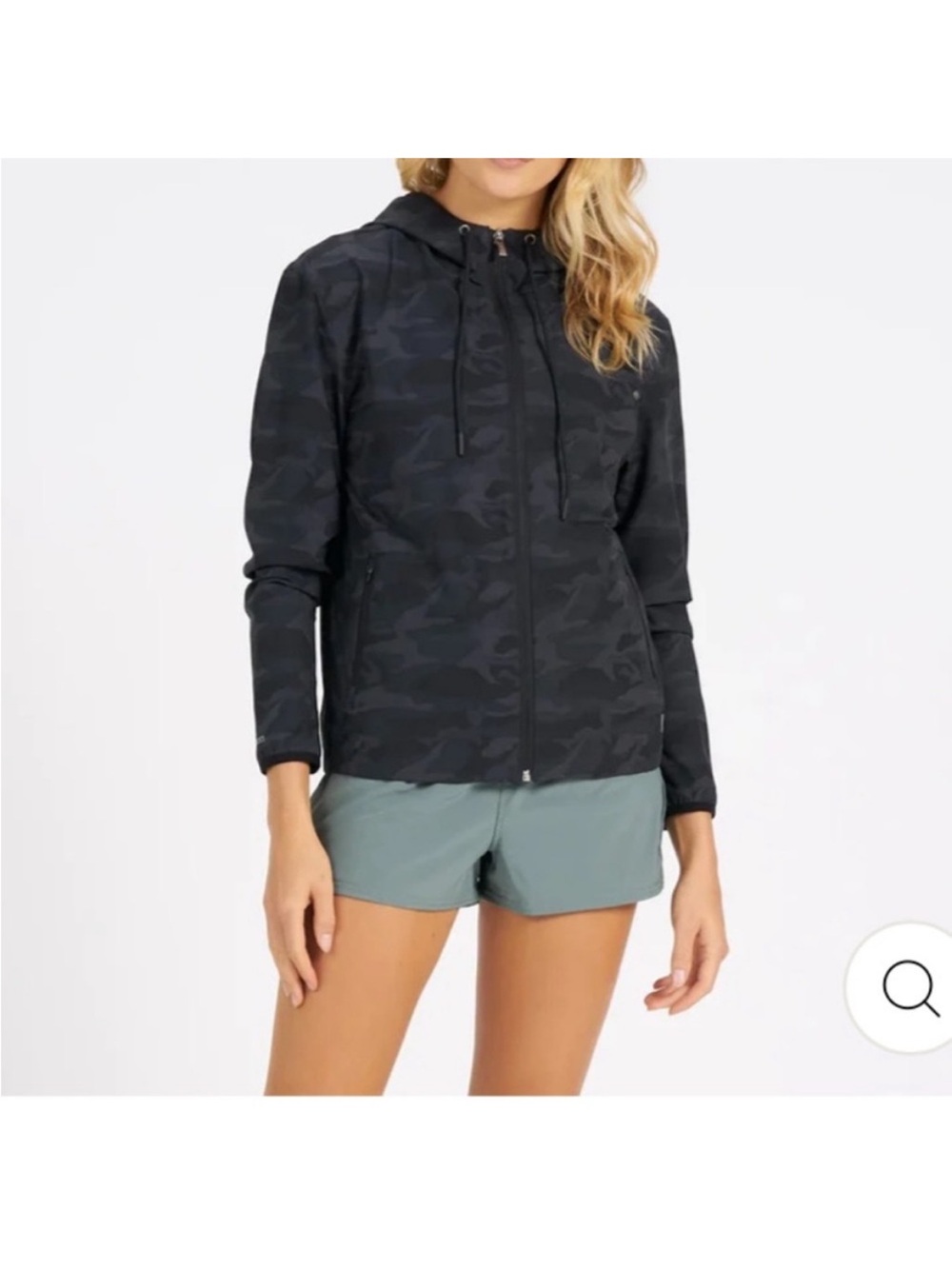 Vuori Women's Outdoor
Trainer Shell
Jacket Size S color Black Camo activewear.